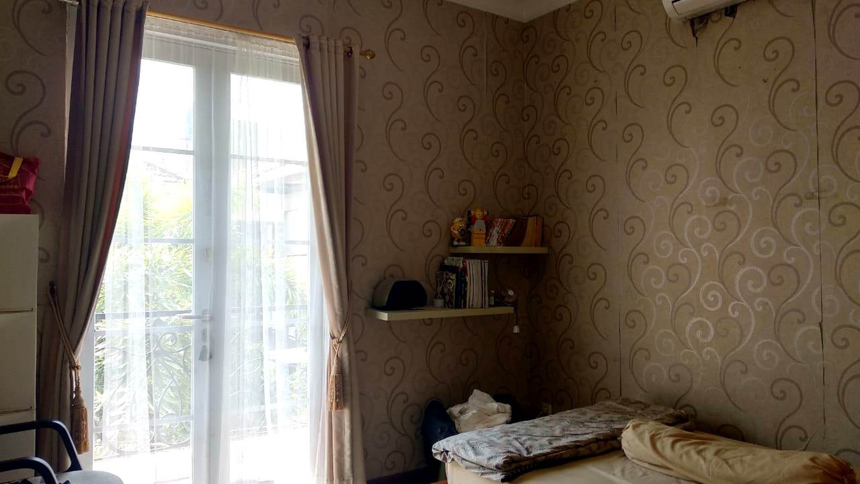 Rumah LUX di pondok indah.