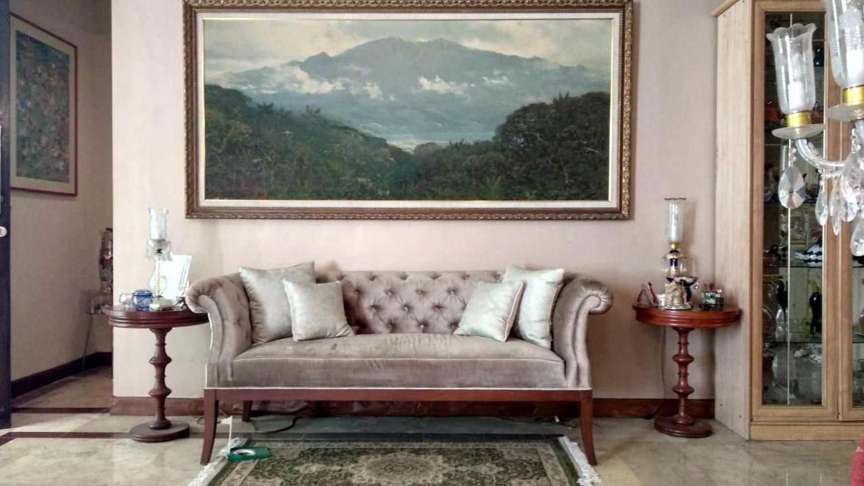 Rumah LUX di pondok indah.