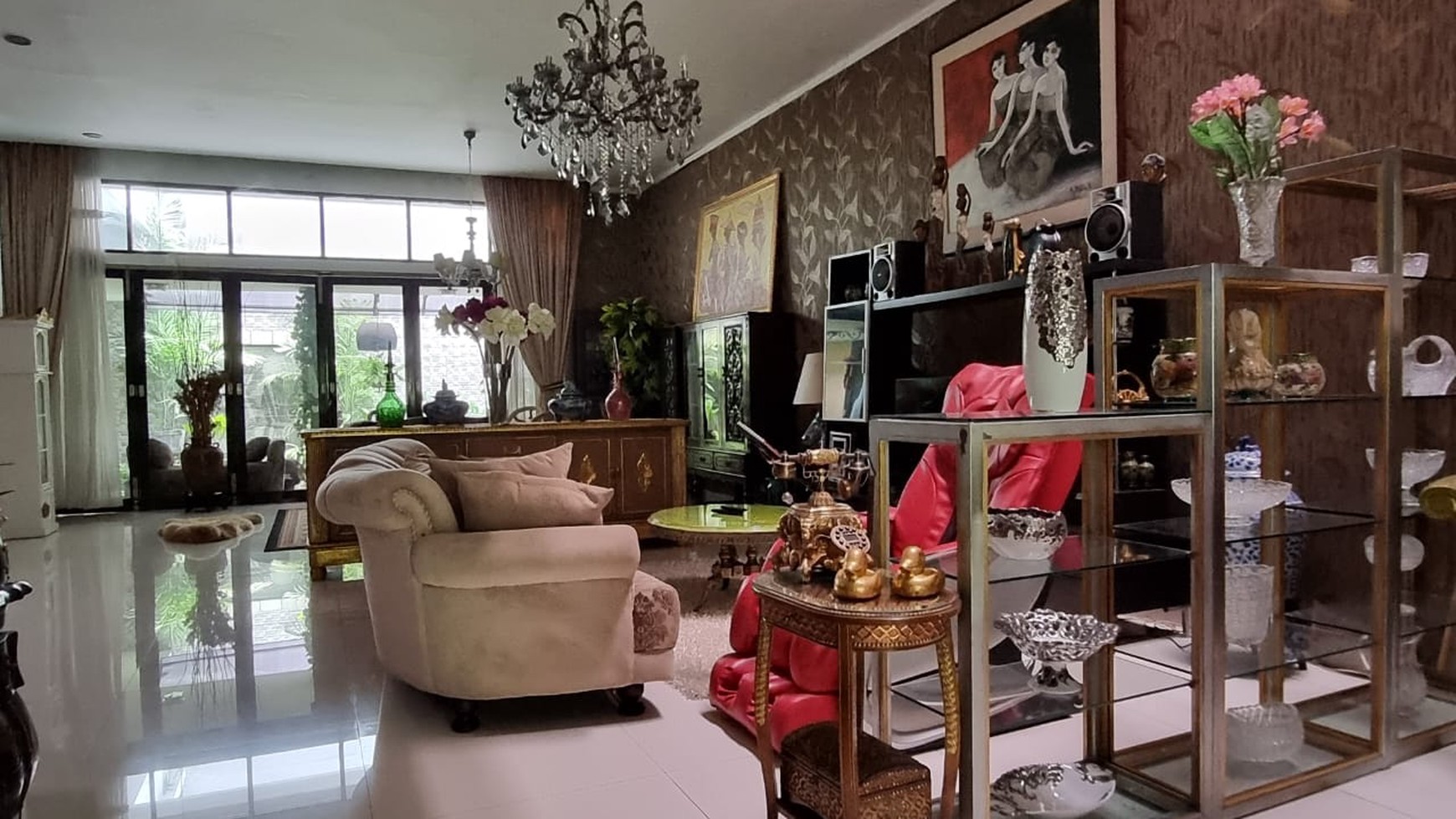 Rumah Siap Huni, Hunian Nyaman dengan Halaman Luas @Parkit, Bintaro.