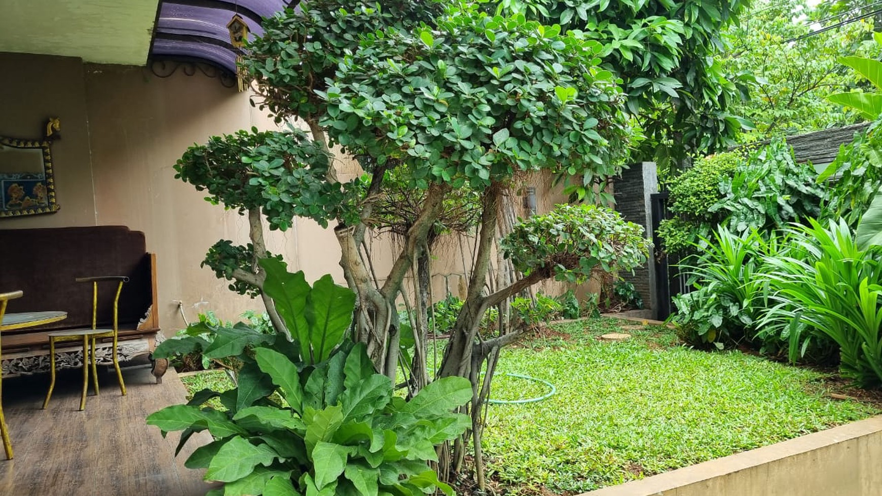 Rumah Siap Huni, Hunian Nyaman dengan Halaman Luas @Parkit, Bintaro.