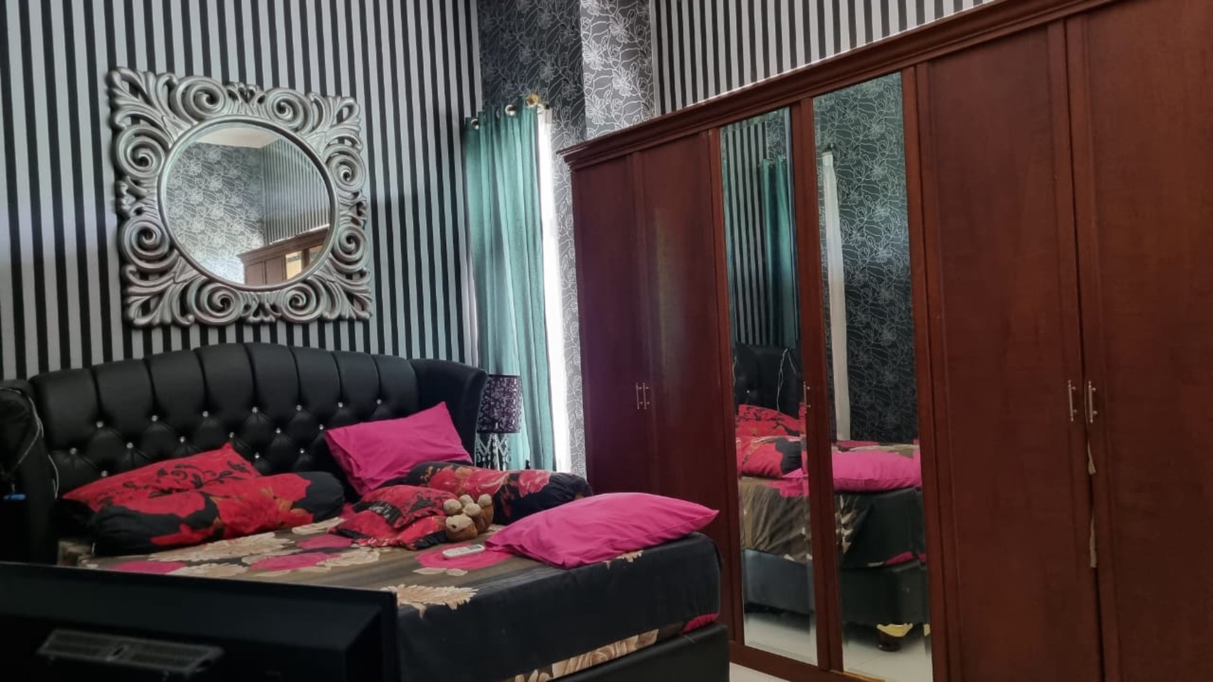 Rumah Siap Huni, Hunian Nyaman dengan Halaman Luas @Parkit, Bintaro.