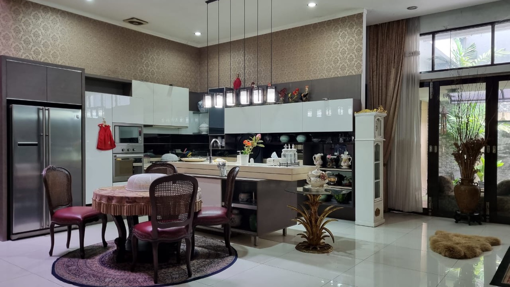 Rumah Siap Huni, Hunian Nyaman dengan Halaman Luas @Parkit, Bintaro.