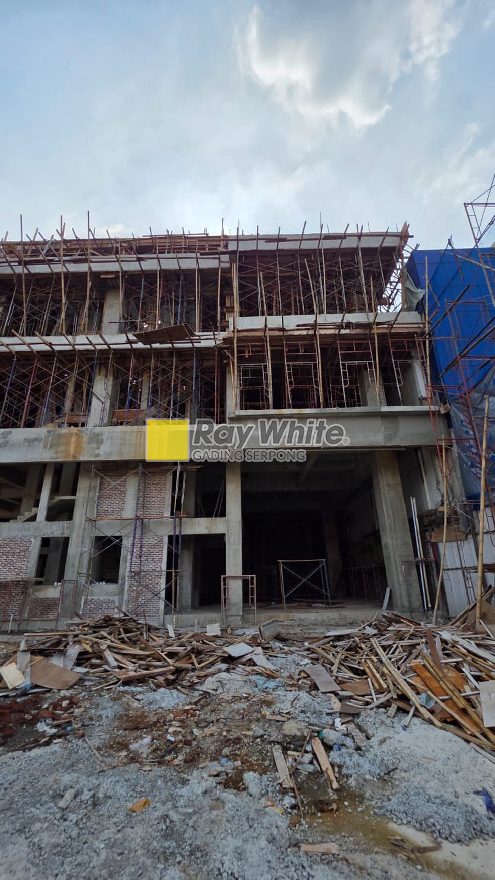 Disewakan Gedung Business Loft GRAHA RUBY (disamping bank Mandiri), Gading Serpong