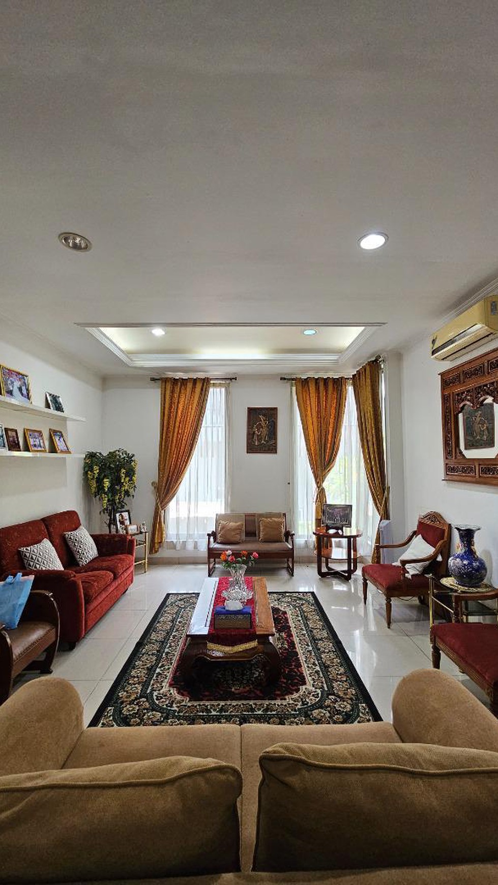 Rumah Modern di Kawasan Elit Kemang Utara - Jakarta Selatan