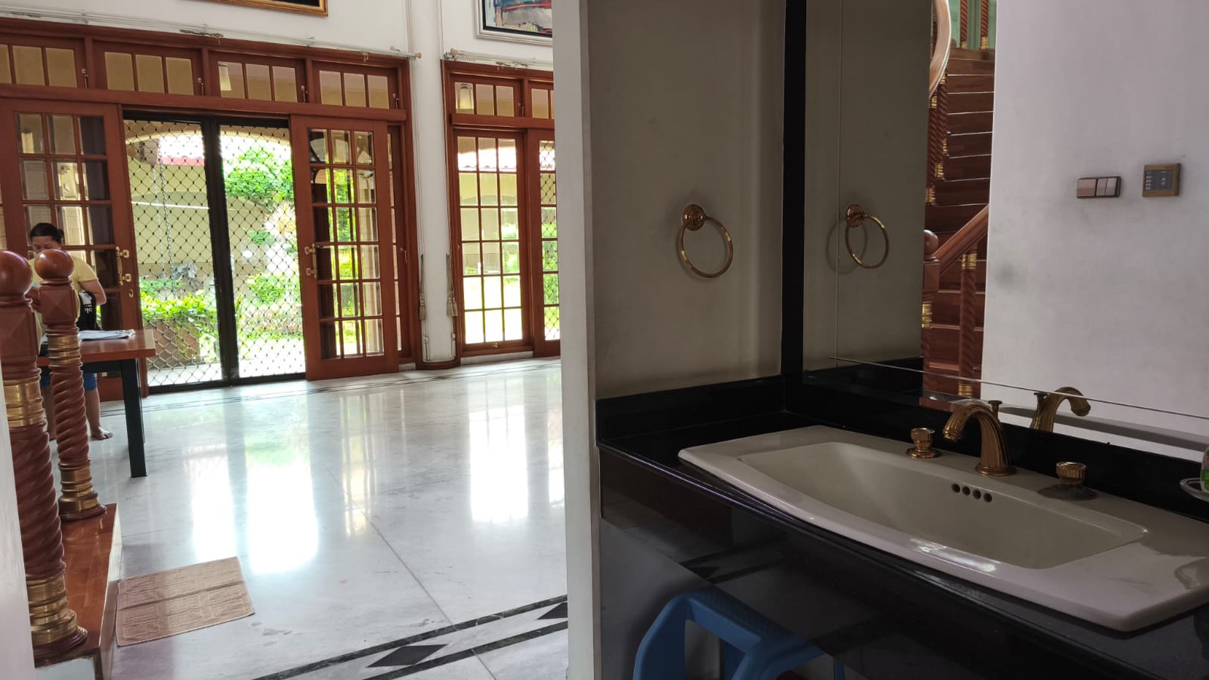 1872. Rumah Jalan Margorejo Indah Utara, Wonocolo Surabaya Selatan