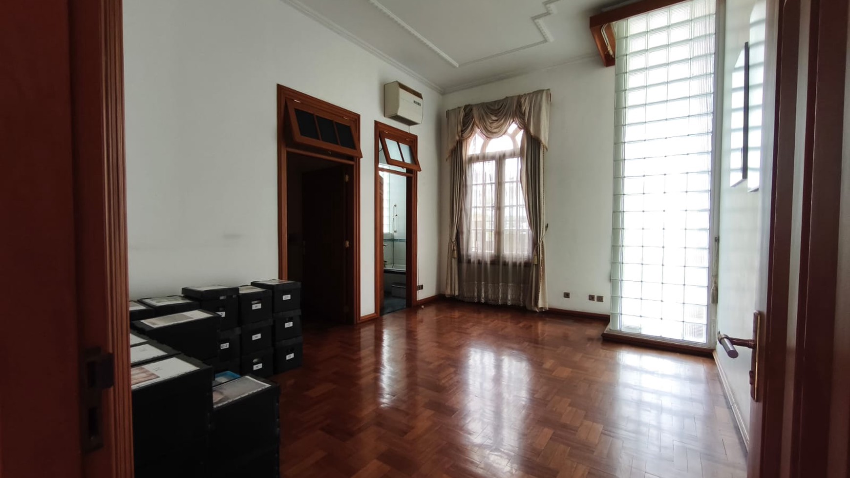 1872. Rumah Jalan Margorejo Indah Utara, Wonocolo Surabaya Selatan