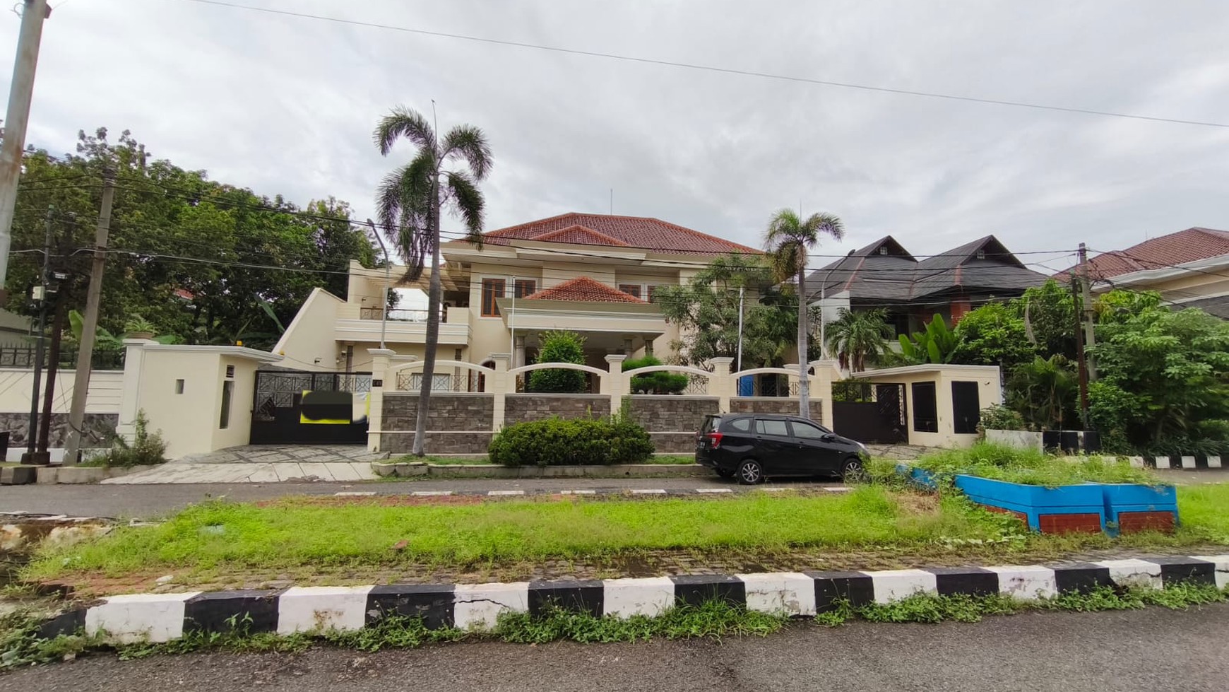 1872. Rumah Jalan Margorejo Indah Utara, Wonocolo Surabaya Selatan
