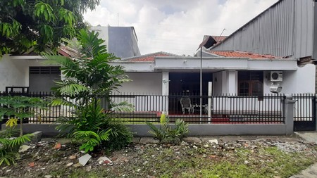 Rumah di Pejompongan, cocok buat kost2an....