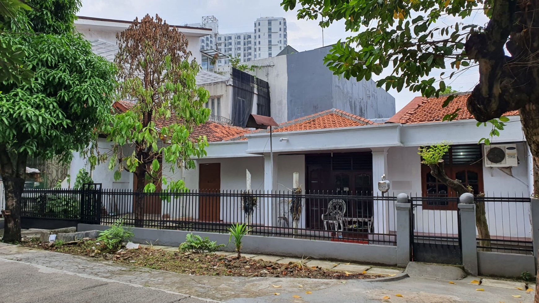 Rumah di Pejompongan, cocok buat kost2an....