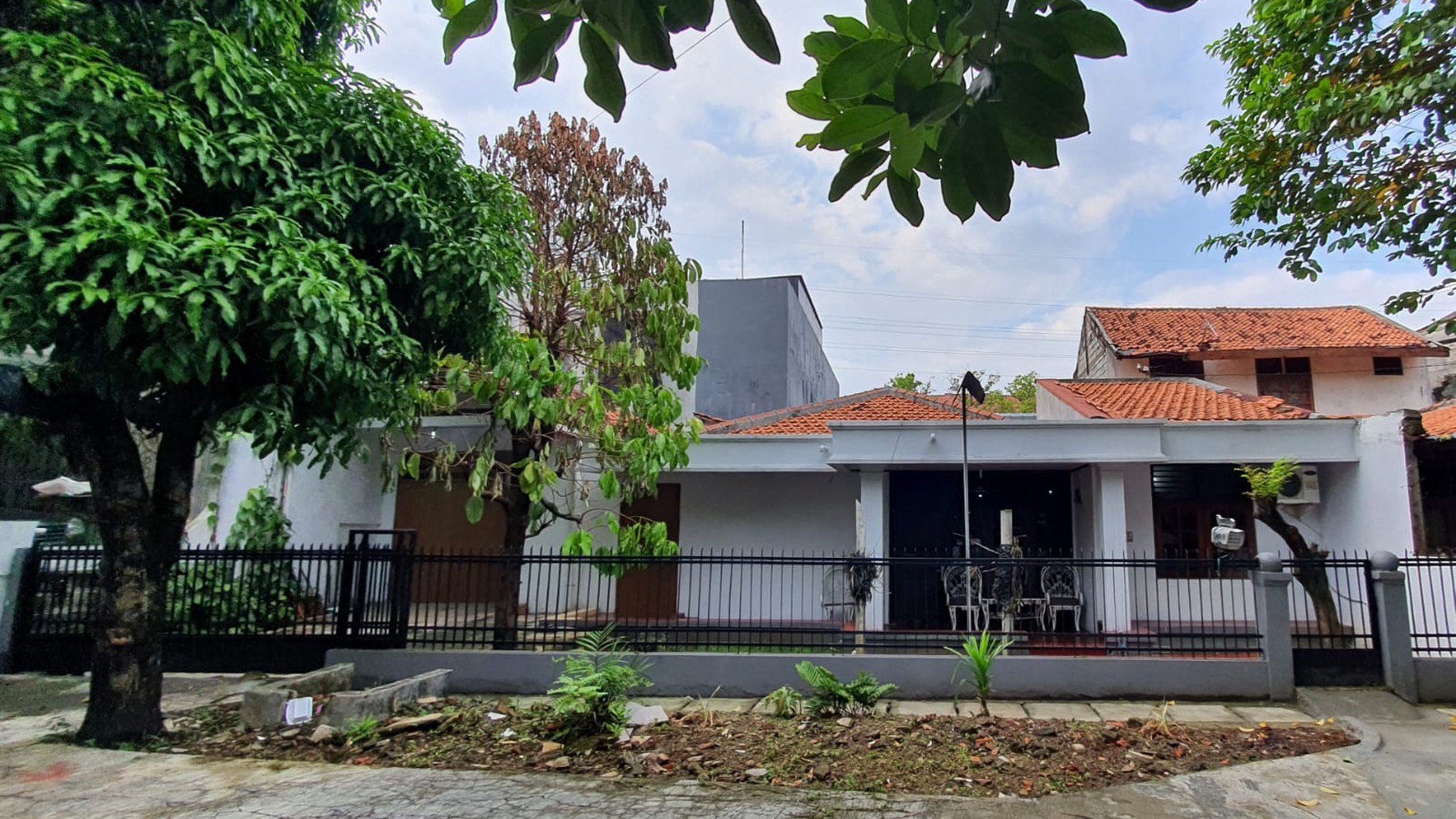 Rumah Rapih, apik di Pejompongan