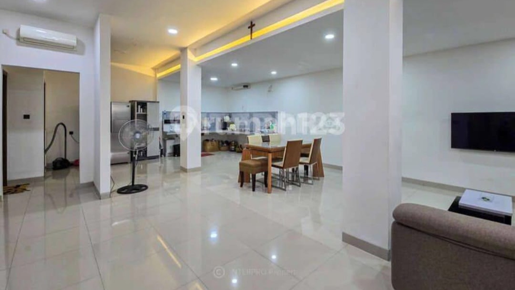 RUMAH 3 LANTAI MURAH JL DURI KEPA JAKARTA BARAT