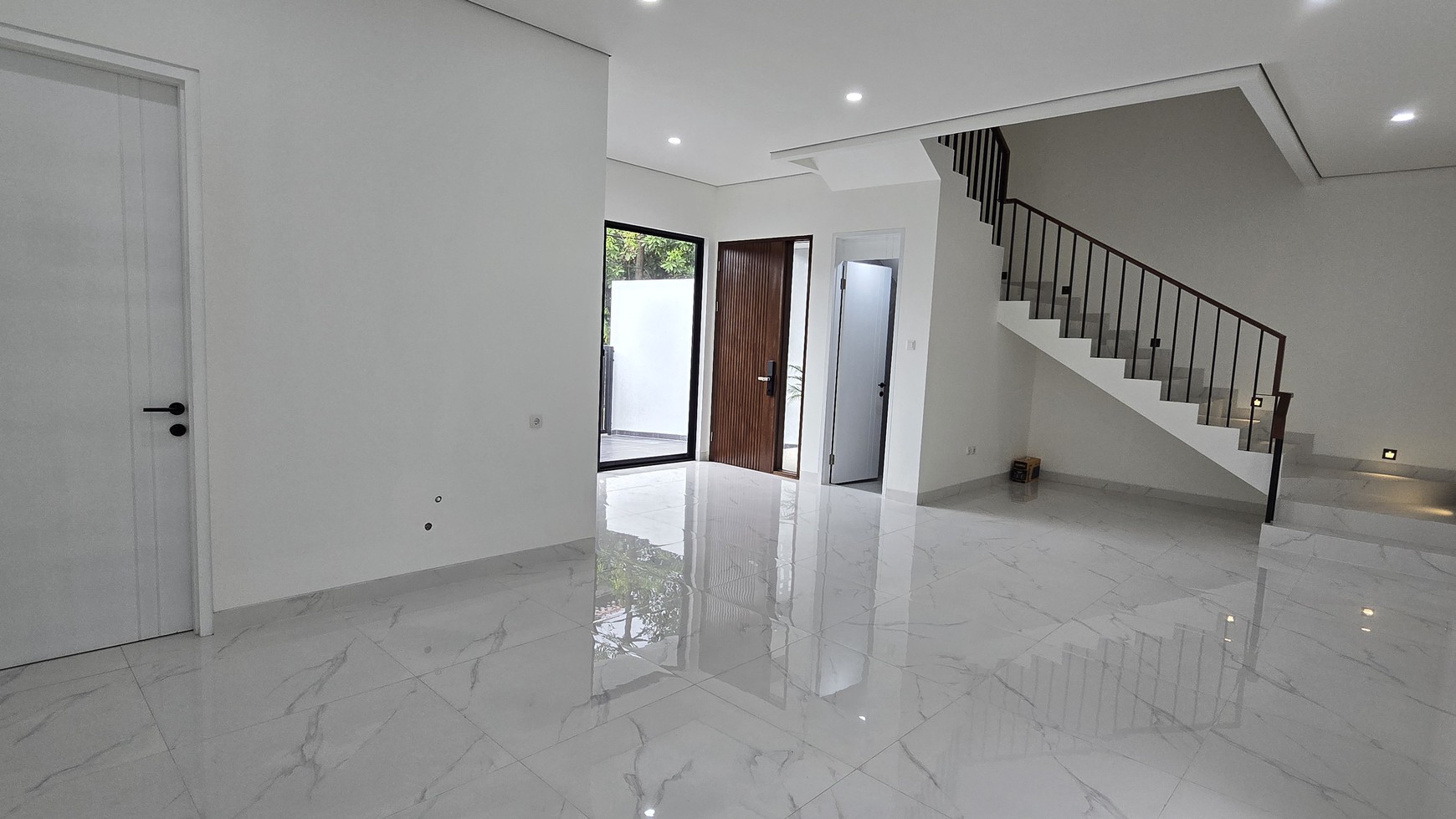 Rumah Baru di Nusa Loka BSD City, dekat Santa Ursula