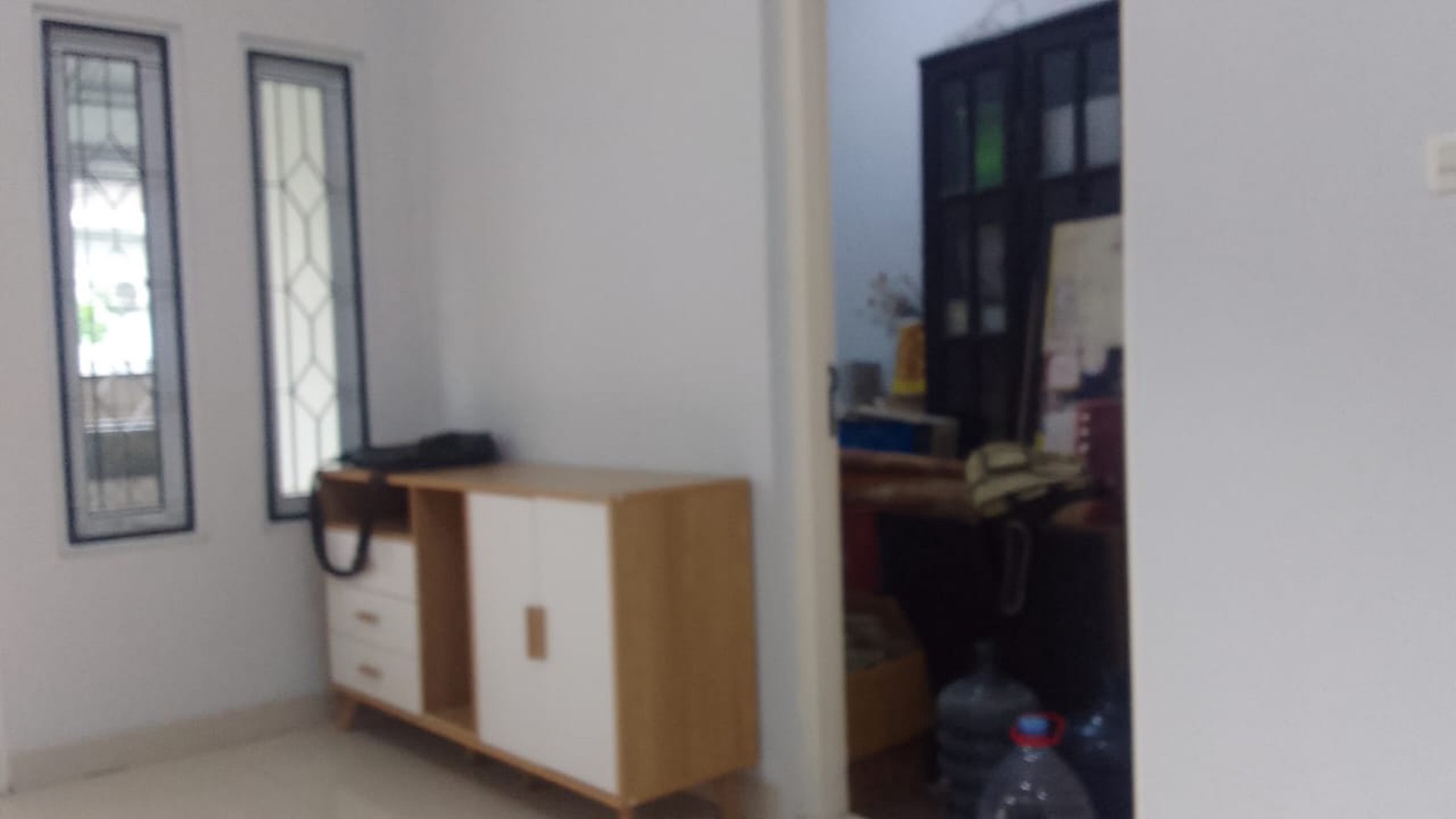 Rumah 2 Lantai Cantik Dan Terawat Baik Di Kavling DKI Cipedak, Jagakarsa, Dan Hanya 10 Menit Ke Tol Gandul & Kukusan