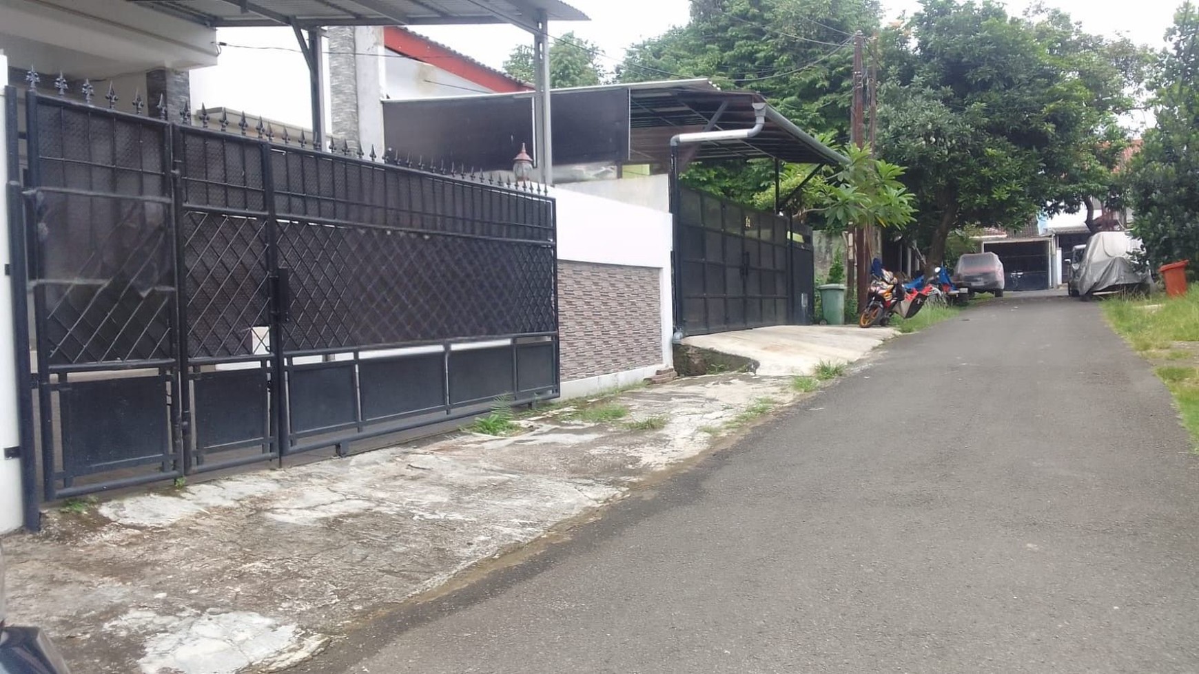 Rumah 2 Lantai Cantik Dan Terawat Baik Di Kavling DKI Cipedak, Jagakarsa, Dan Hanya 10 Menit Ke Tol Gandul & Kukusan