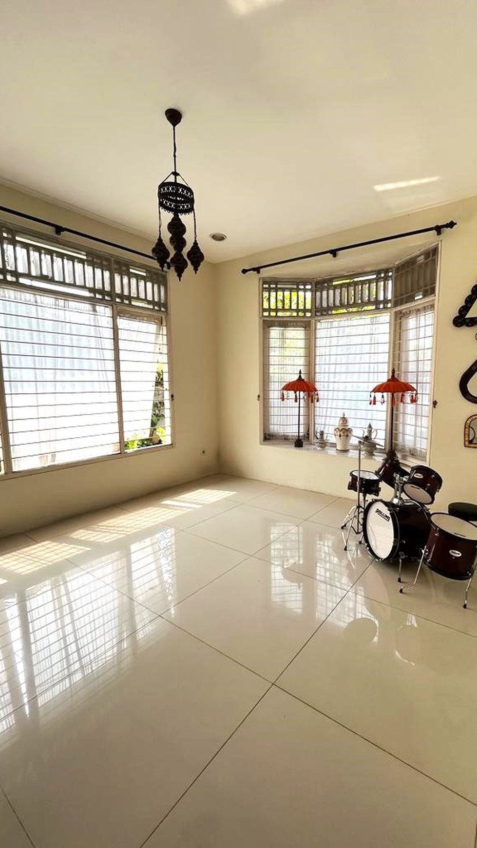 Rumah Mewah Siap Huni di Lokasi Strategis Bintaro Jaya Sektor 5