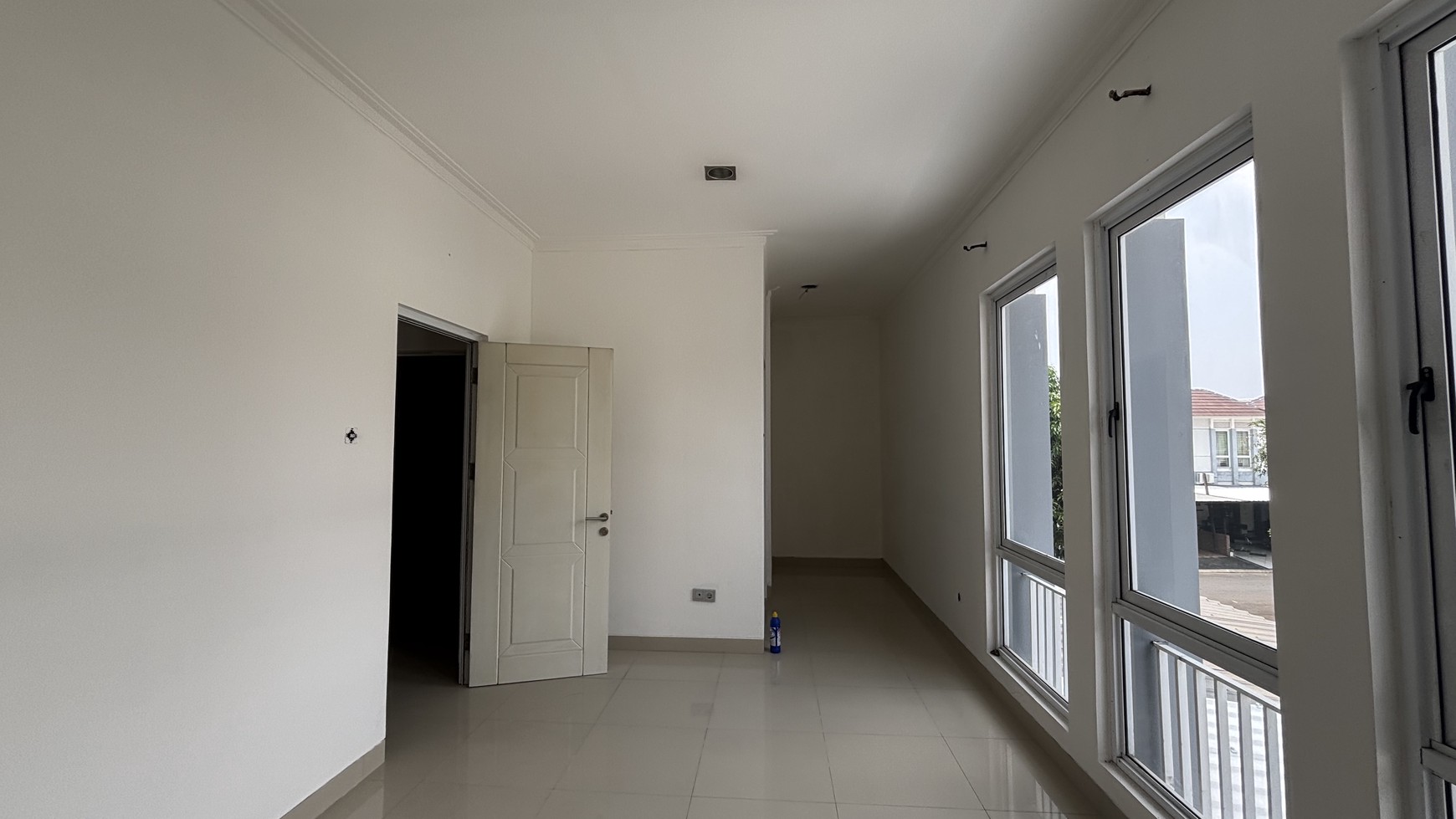 Rumah Siap Huni 2 Lantai di Kota Wisata 
