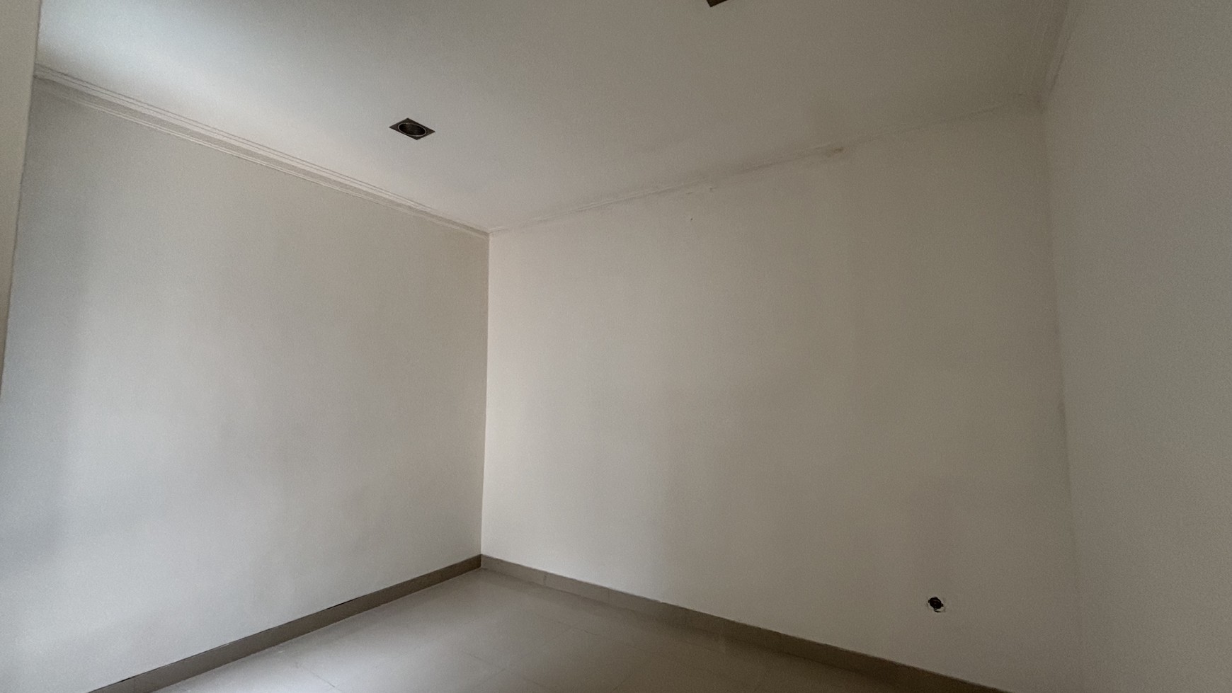 Rumah Siap Huni 2 Lantai di Kota Wisata 