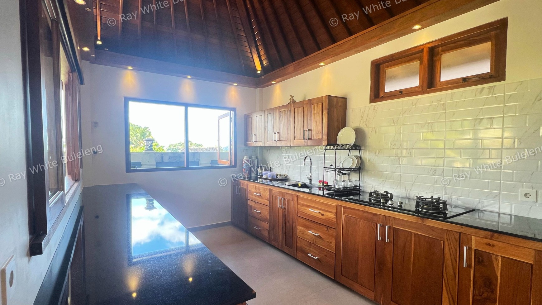 BRAND NEW VILLA WITH STUNNING OCEAN AND HILL VIEWS IN LOVINA