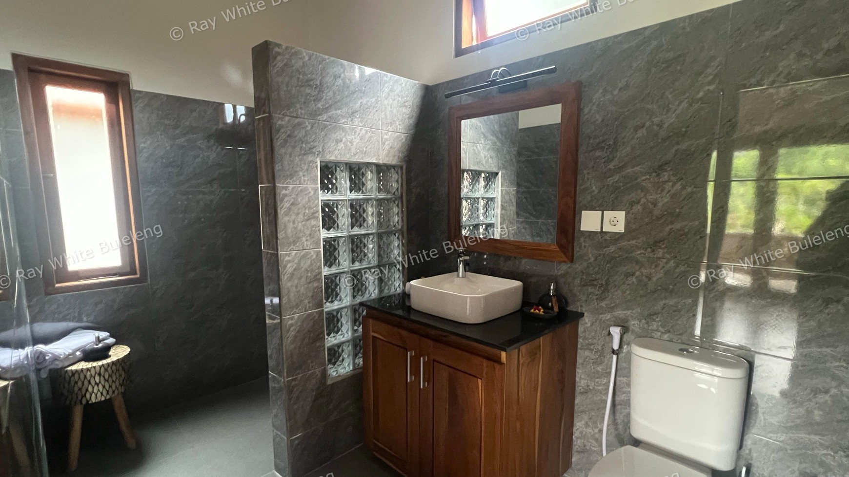 BRAND NEW VILLA WITH STUNNING OCEAN AND HILL VIEWS IN LOVINA