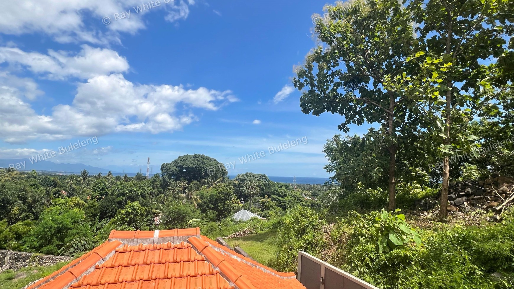 BRAND NEW VILLA WITH STUNNING OCEAN AND HILL VIEWS IN LOVINA