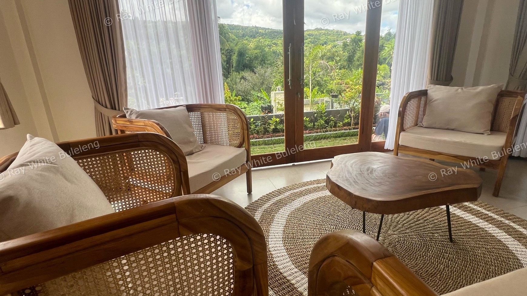 BRAND NEW VILLA WITH STUNNING OCEAN AND HILL VIEWS IN LOVINA