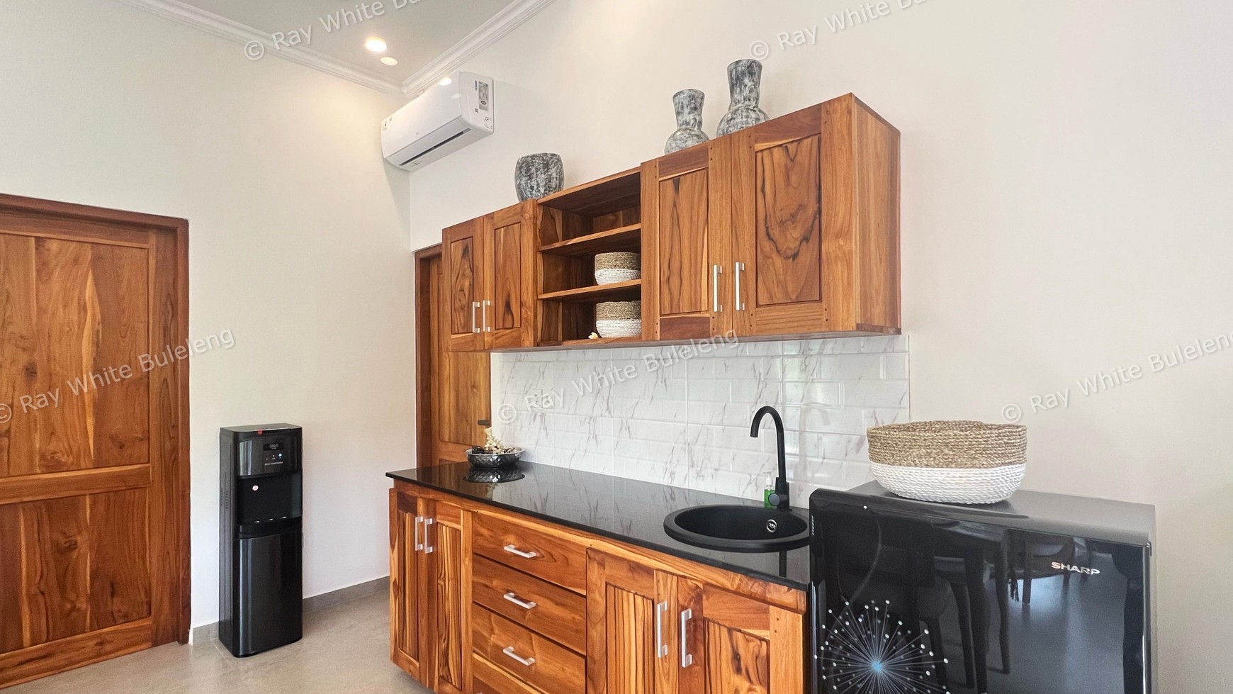 BRAND NEW VILLA WITH STUNNING OCEAN AND HILL VIEWS IN LOVINA
