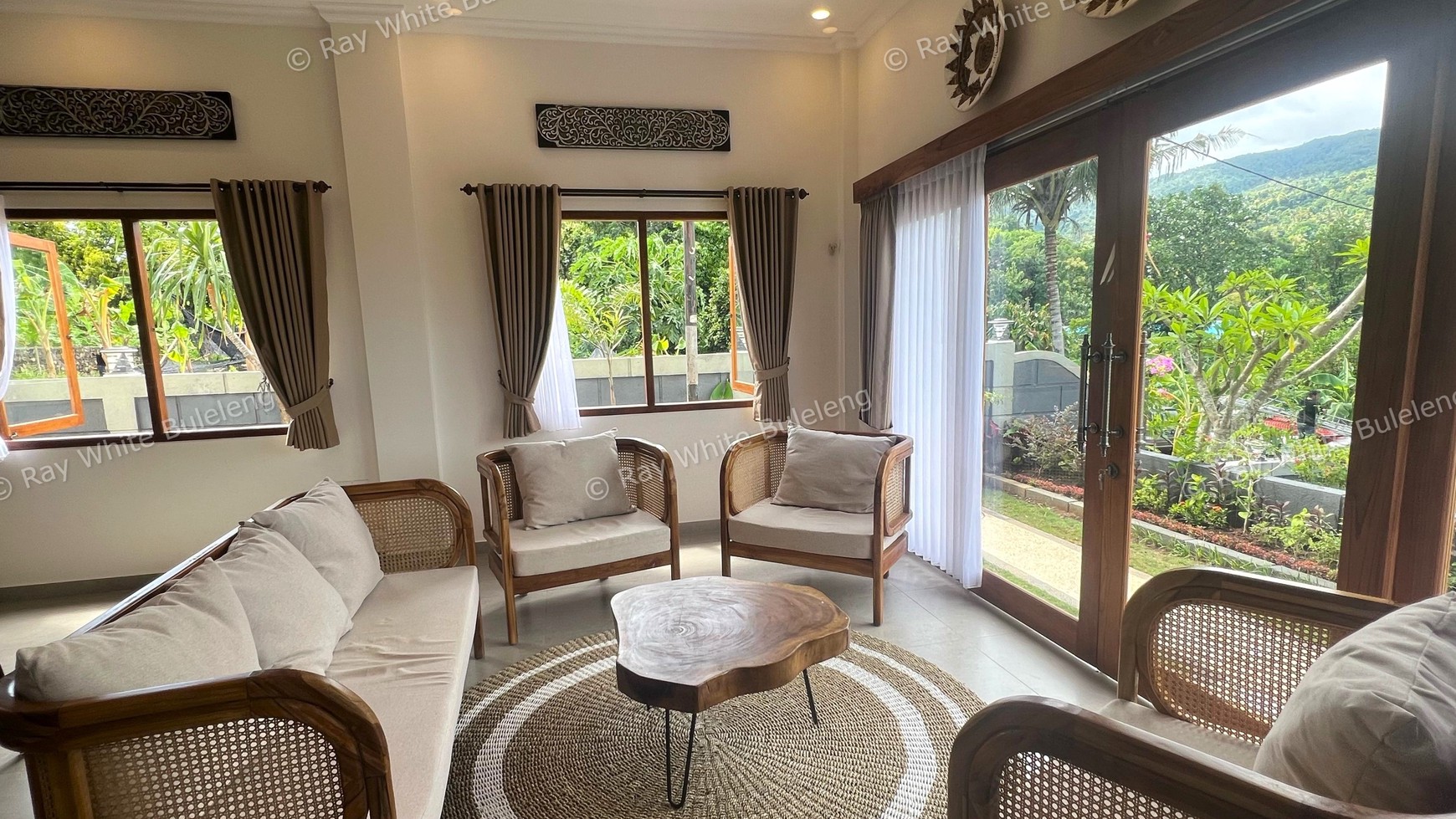 BRAND NEW VILLA WITH STUNNING OCEAN AND HILL VIEWS IN LOVINA