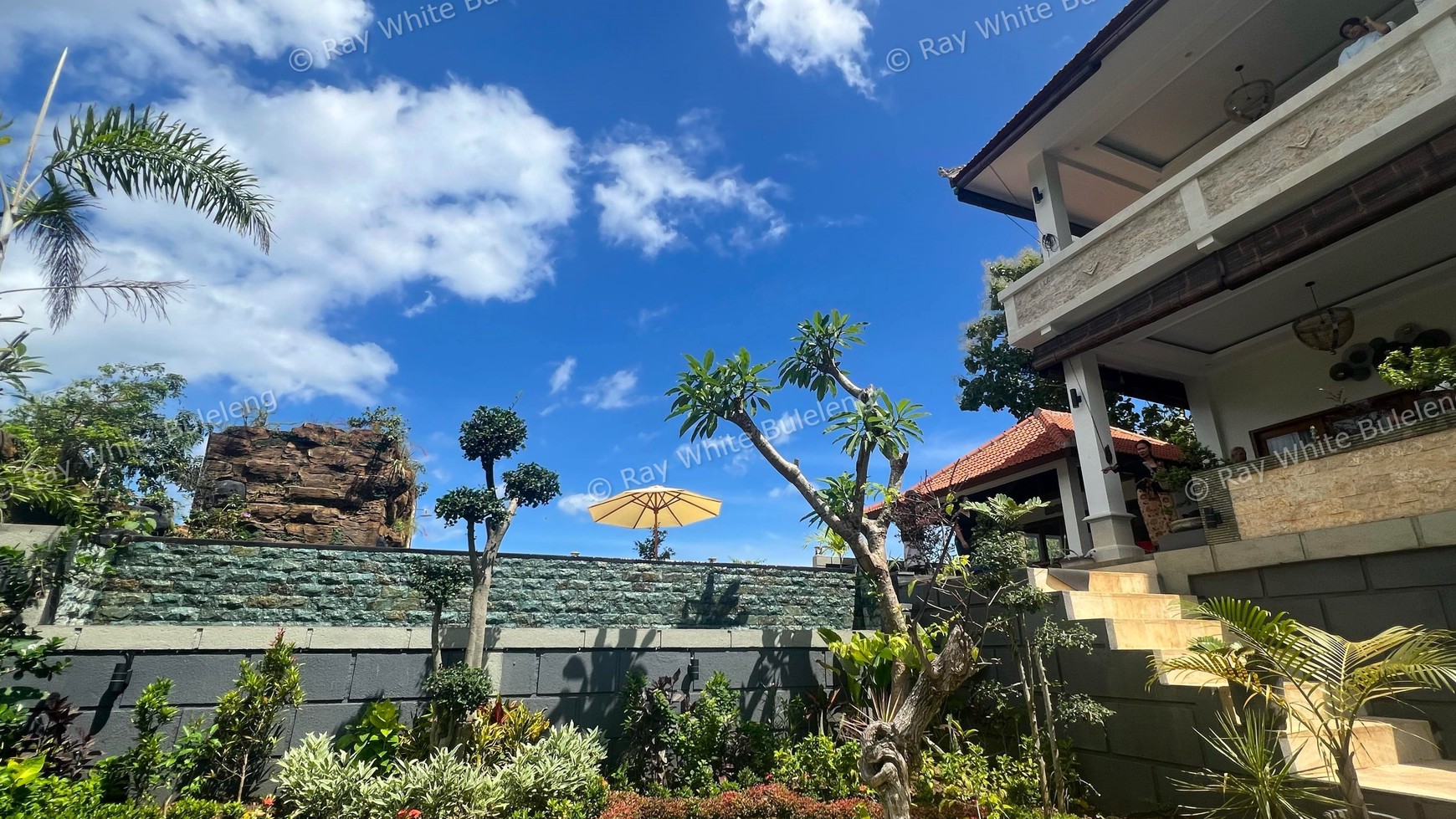 BRAND NEW VILLA WITH STUNNING OCEAN AND HILL VIEWS IN LOVINA
