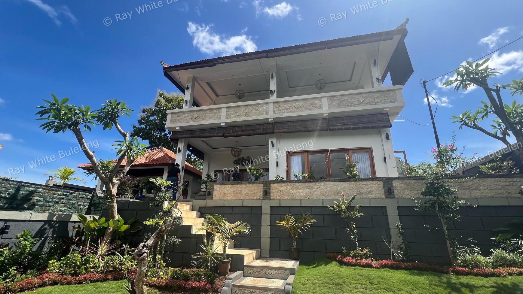 BRAND NEW VILLA WITH STUNNING OCEAN AND HILL VIEWS IN LOVINA