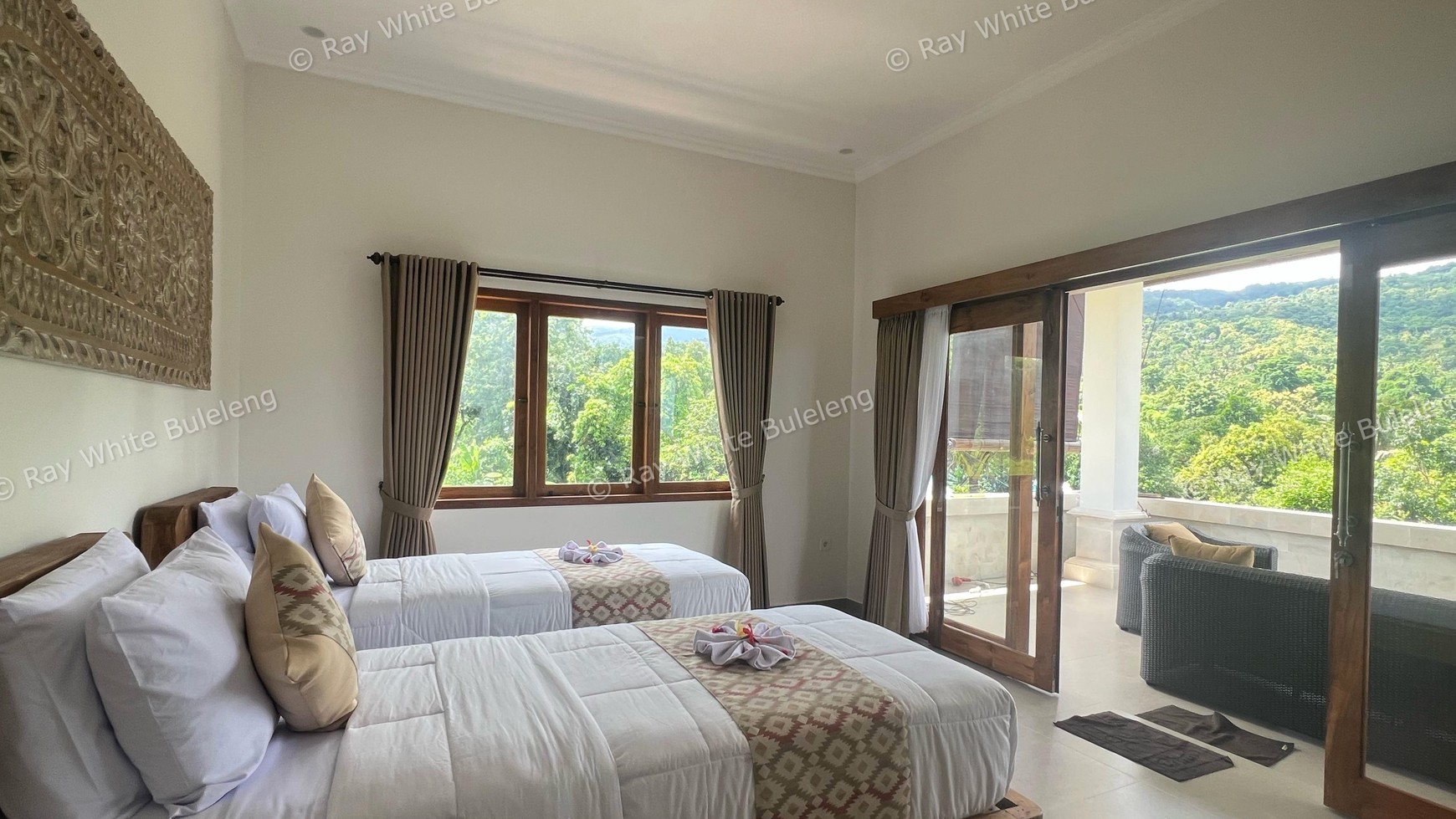 BRAND NEW VILLA WITH STUNNING OCEAN AND HILL VIEWS IN LOVINA