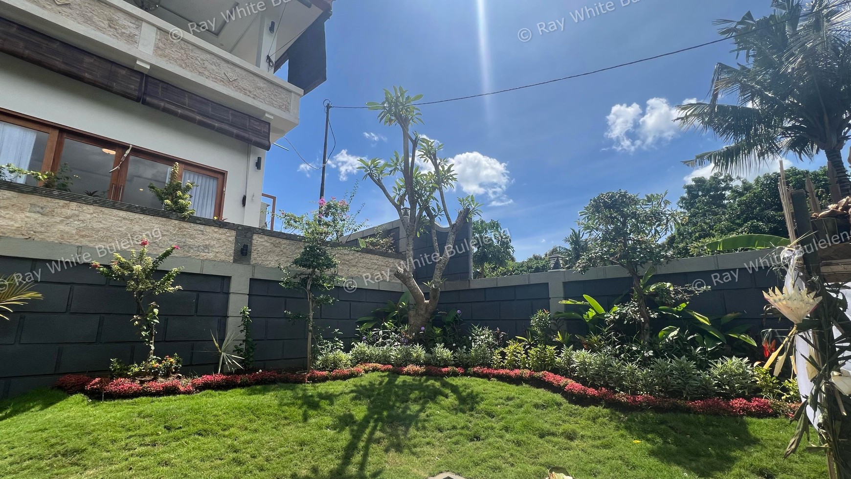 BRAND NEW VILLA WITH STUNNING OCEAN AND HILL VIEWS IN LOVINA