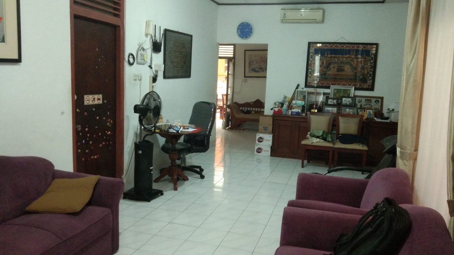 Rumah dengan Carport yang Luas Lokasi Strategis di Area Kayu Manis Matraman Jakarta Timur