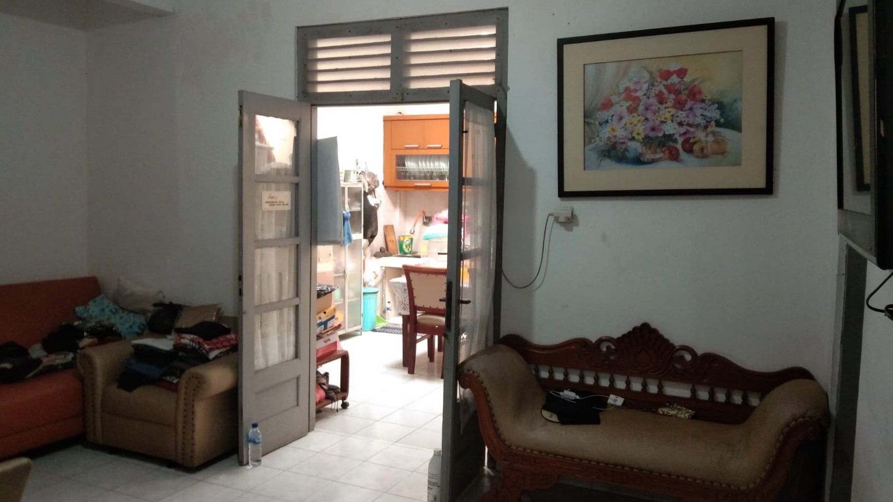 Rumah dengan Carport yang Luas Lokasi Strategis di Area Kayu Manis Matraman Jakarta Timur