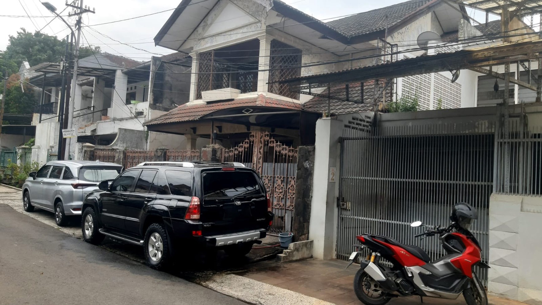 Rumah 2 Lantai Siap Huni Lokasi Strategis dan Asri @Kebayoran Baru, Jakarta Selatan