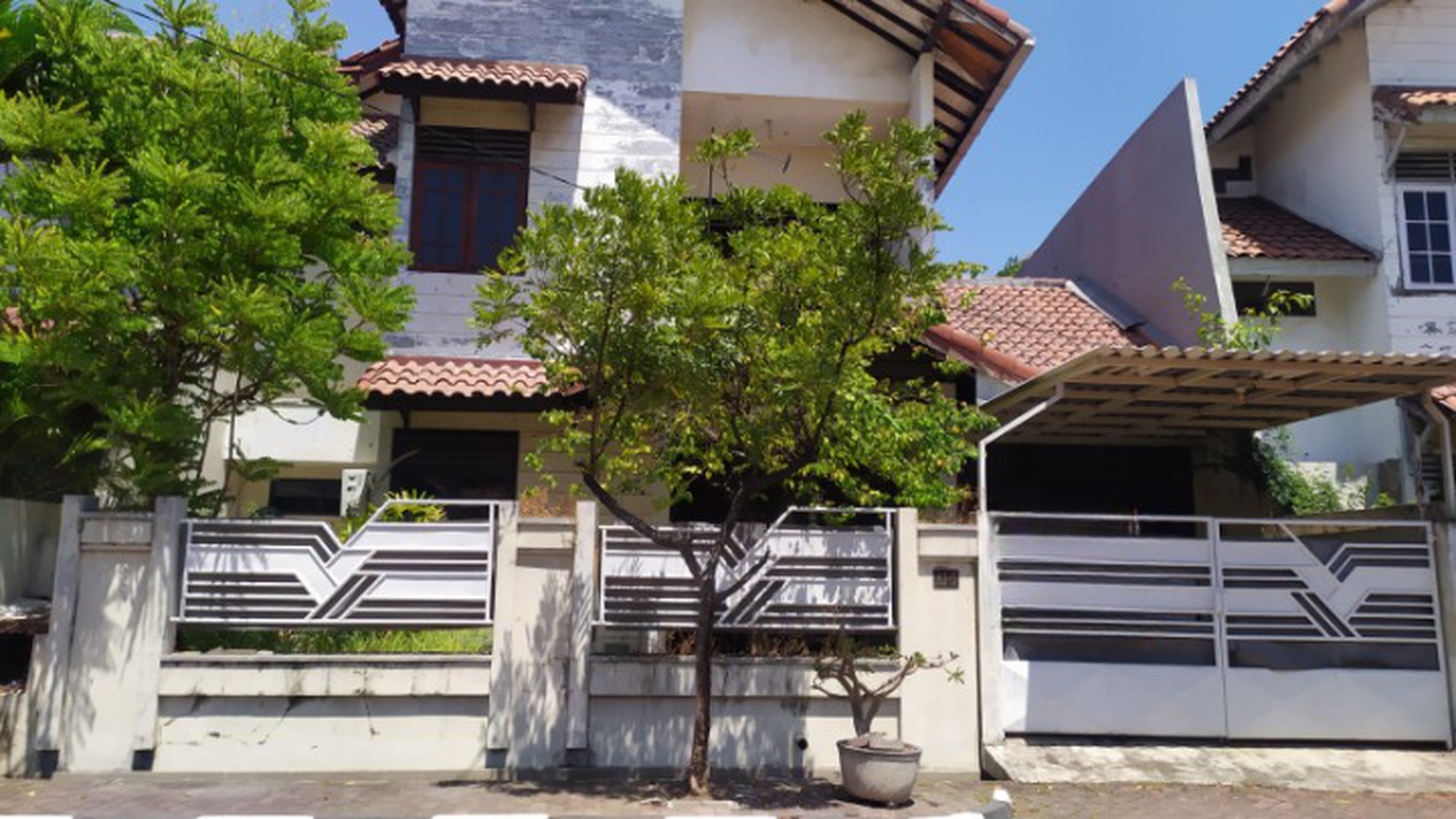 Dijual Cepat Rumah Bangunan 2 Lantai Lokasi Di Pradah Timur Surabaya