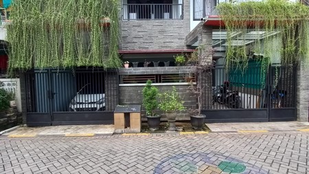 DIJUAL RUMAH CLASSIC SIAP HUNI jl semampir, Surabaya Timur
