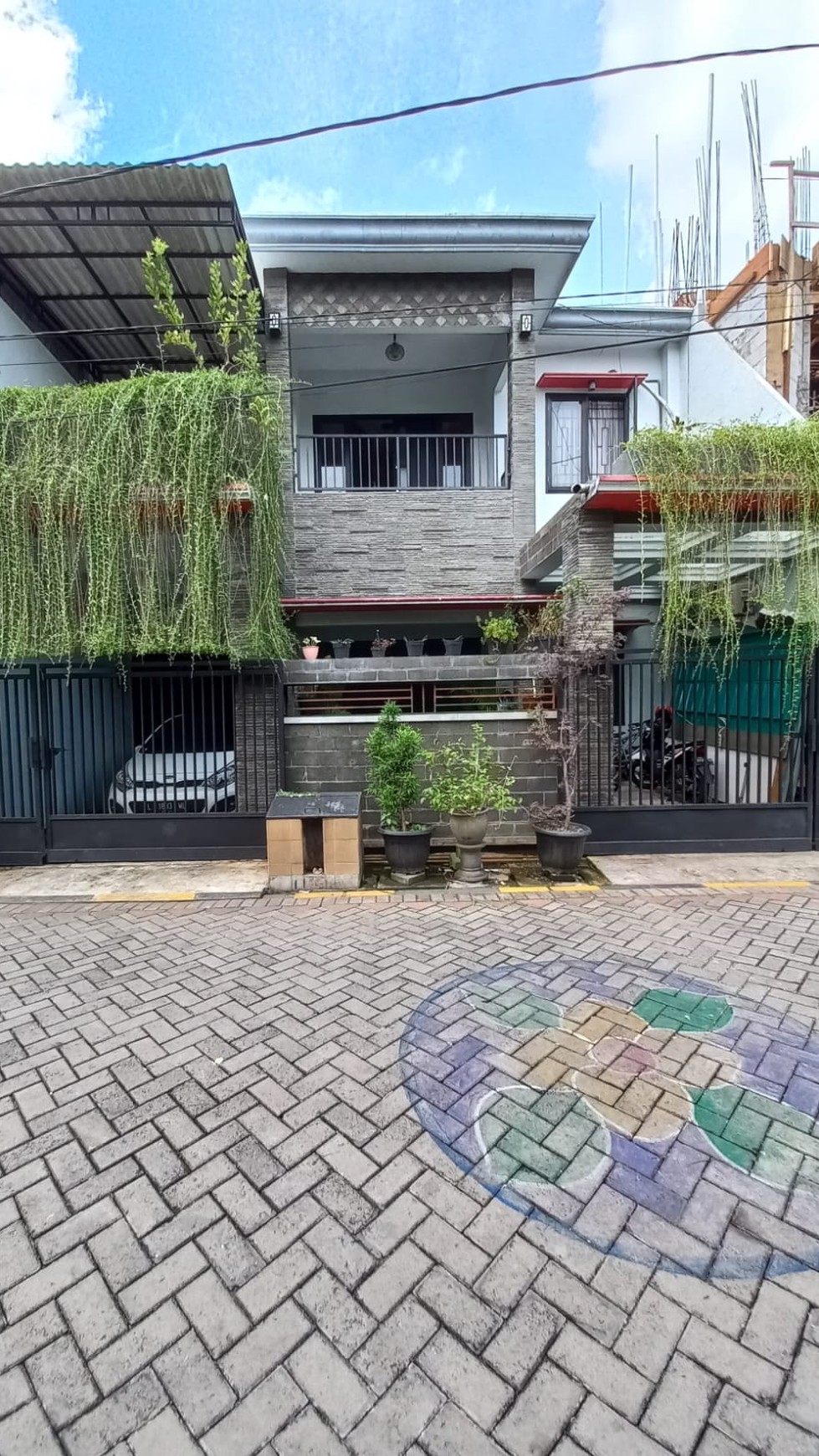 DIJUAL RUMAH CLASSIC SIAP HUNI jl semampir, Surabaya Timur