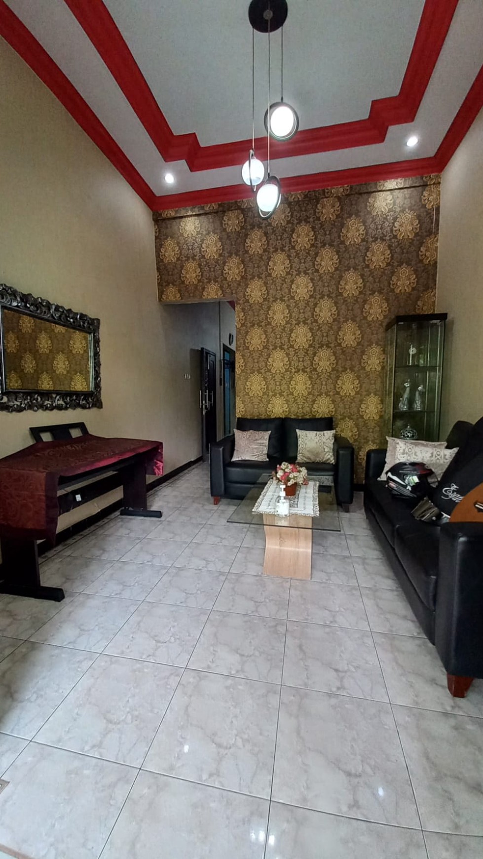 DIJUAL RUMAH CLASSIC SIAP HUNI jl semampir, Surabaya Timur
