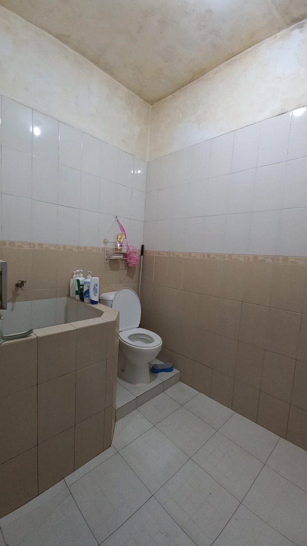 DIJUAL RUMAH CLASSIC SIAP HUNI jl semampir, Surabaya Timur