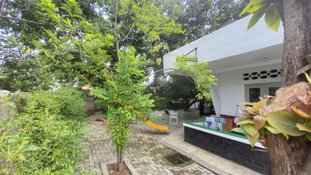 Rumah Lama Nyaman dan Strategis Harga NJOP di Rawamangun