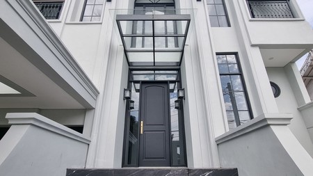 Rumah Megah dan Mewah 2 Lantai Siap Huni Nyaman dan Asri di @Bintaro Sektor 3