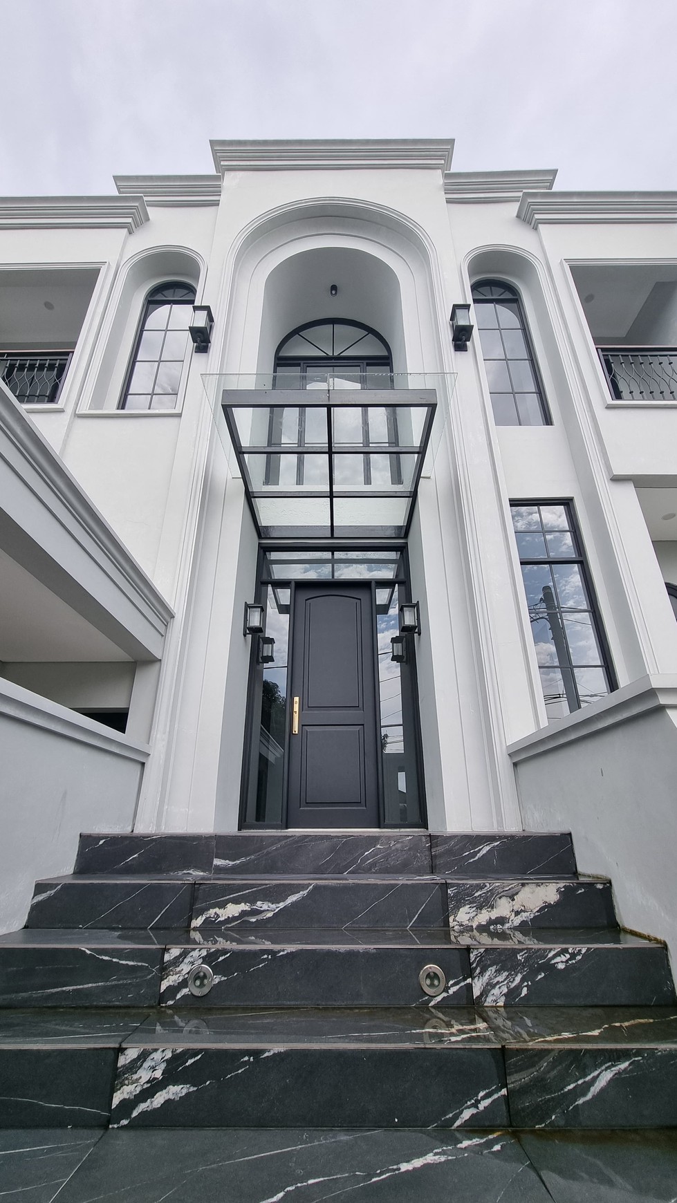Rumah Megah dan Mewah 2 Lantai Siap Huni Nyaman dan Asri di @Bintaro Sektor 3
