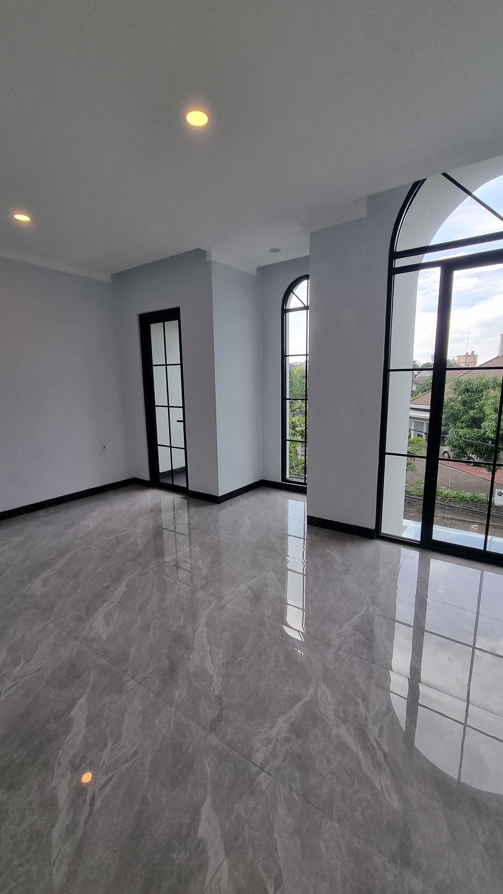 Rumah Megah dan Mewah 2 Lantai Siap Huni Nyaman dan Asri di @Bintaro Sektor 3