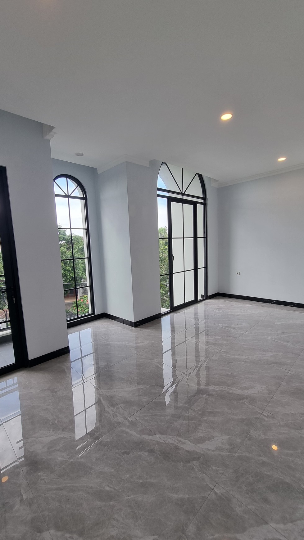 Rumah Megah dan Mewah 2 Lantai Siap Huni Nyaman dan Asri di @Bintaro Sektor 3