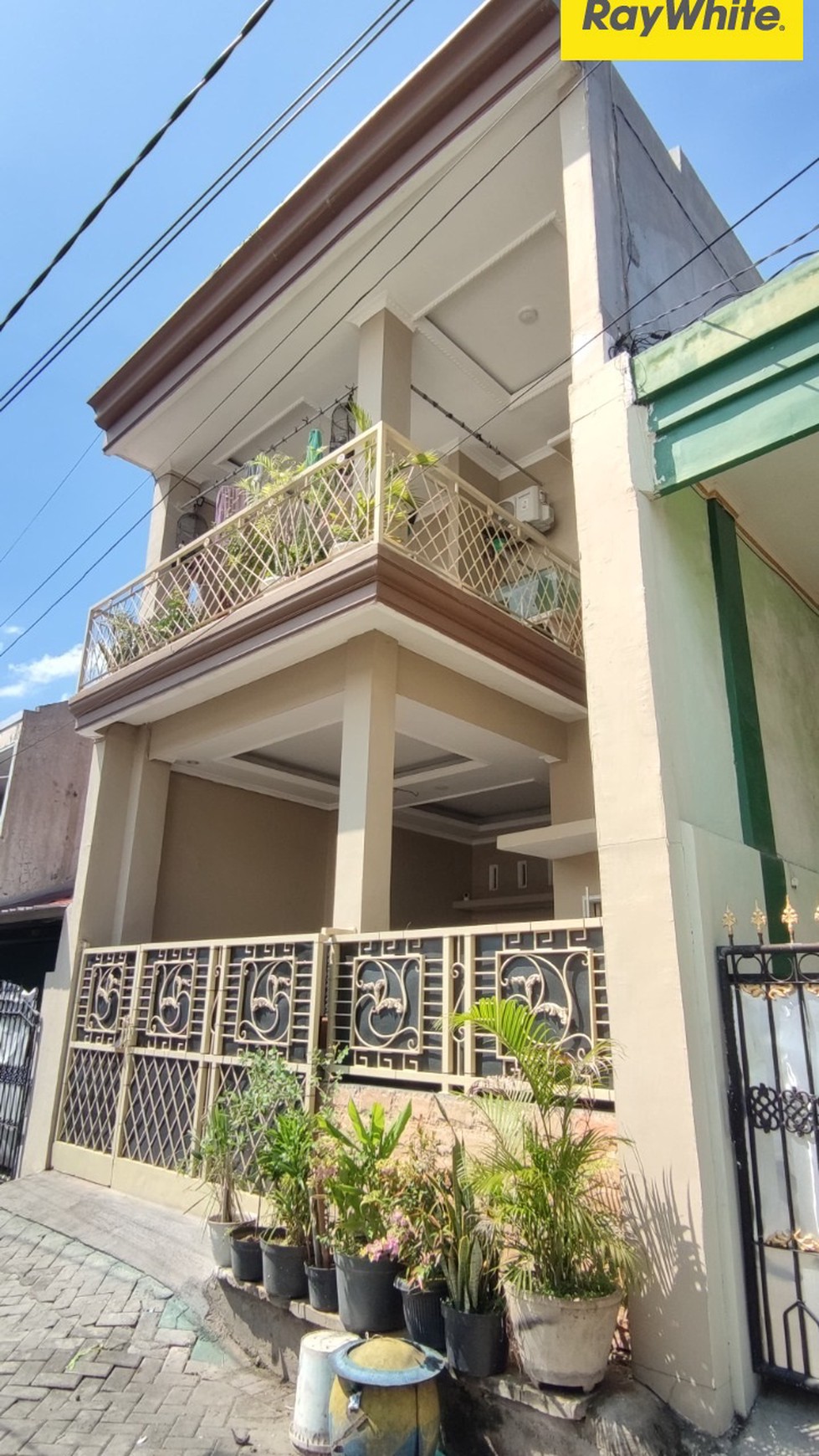 Rumah 2 Lantai Simorejo Surabaya