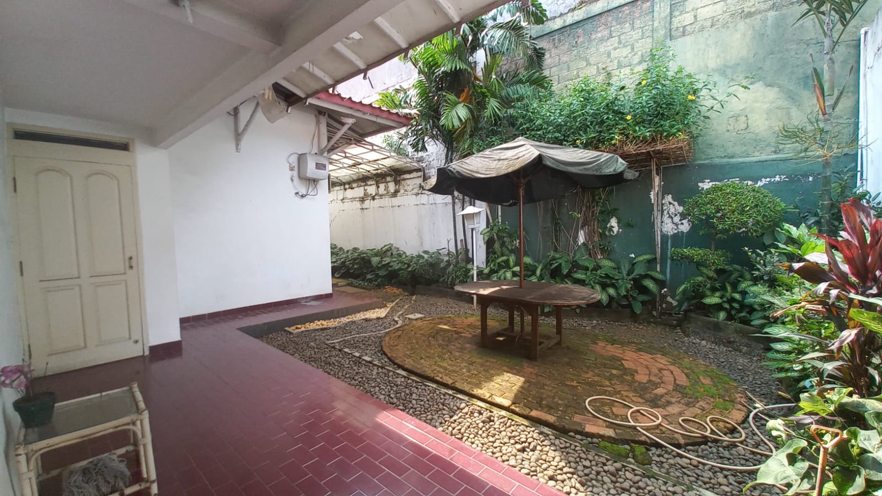 Rumah Di komplek Elit Loka Indah, Pancoran. Asri, Tenang, Nyaman, Dan Hanya 3 Menit Ke Jalan Warung Buncit Raya