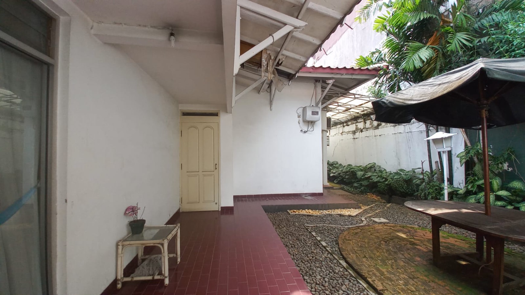 Rumah Di komplek Elit Loka Indah, Pancoran. Asri, Tenang, Nyaman, Dan Hanya 3 Menit Ke Jalan Warung Buncit Raya