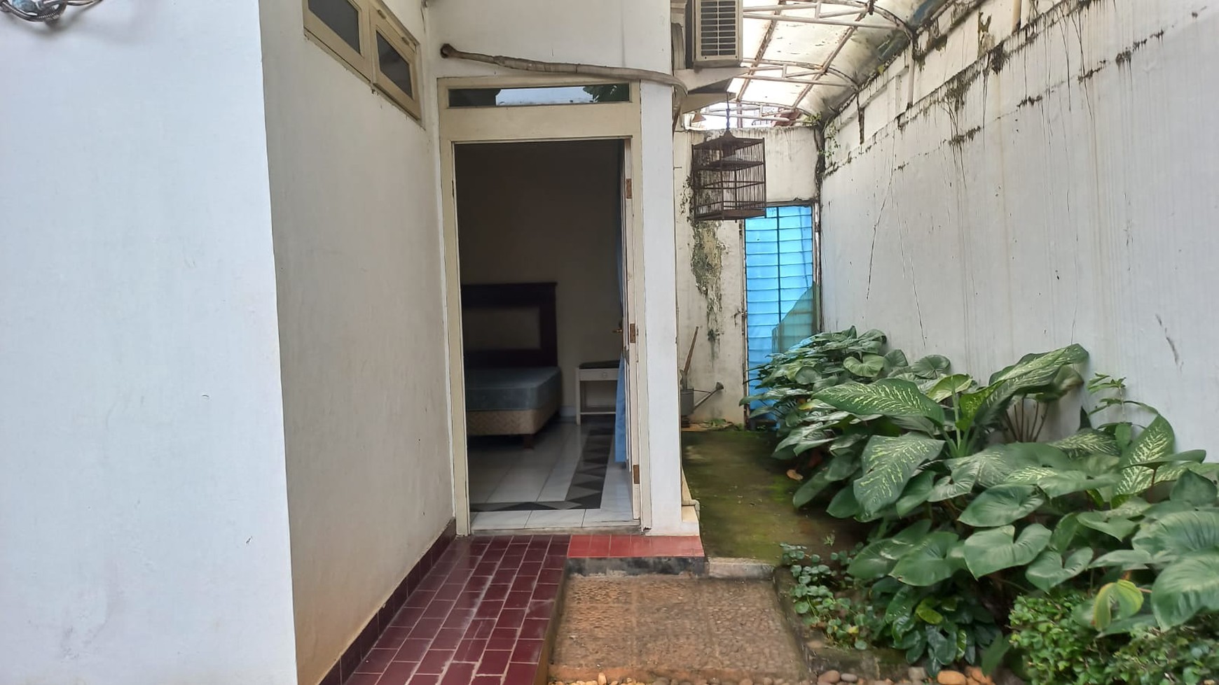 Rumah Di komplek Elit Loka Indah, Pancoran. Asri, Tenang, Nyaman, Dan Hanya 3 Menit Ke Jalan Warung Buncit Raya
