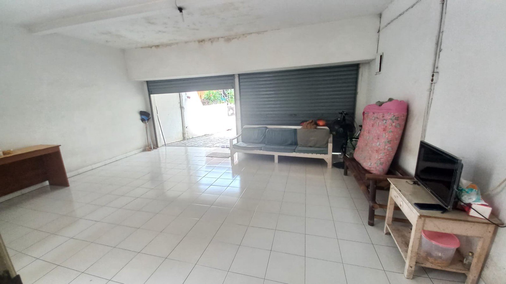 Rumah Di komplek Elit Loka Indah, Pancoran. Asri, Tenang, Nyaman, Dan Hanya 3 Menit Ke Jalan Warung Buncit Raya