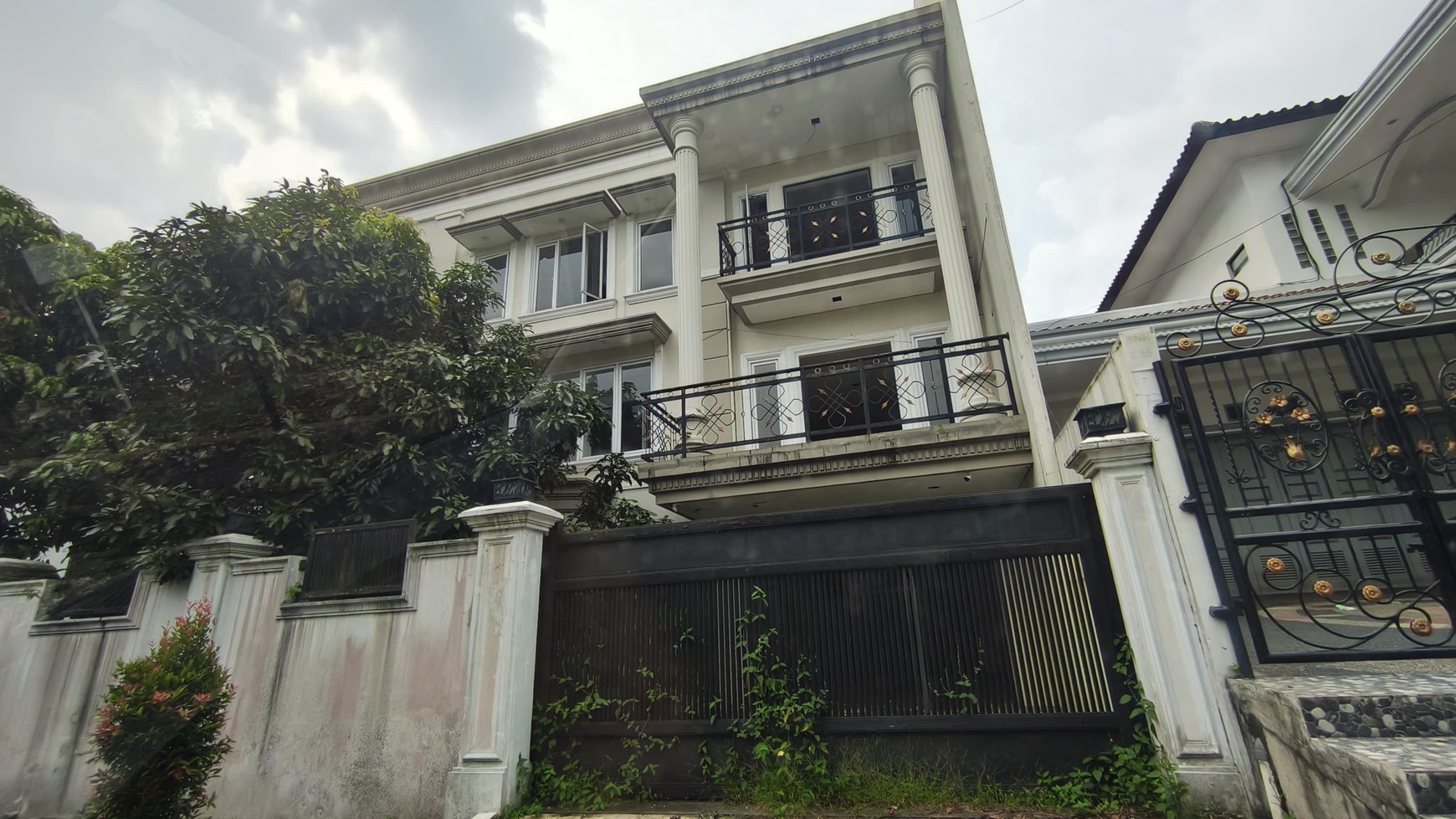 COMMERCIAL GEM di Bogor Selatan - Rare Opportunity di Bogor Nirwana Residence